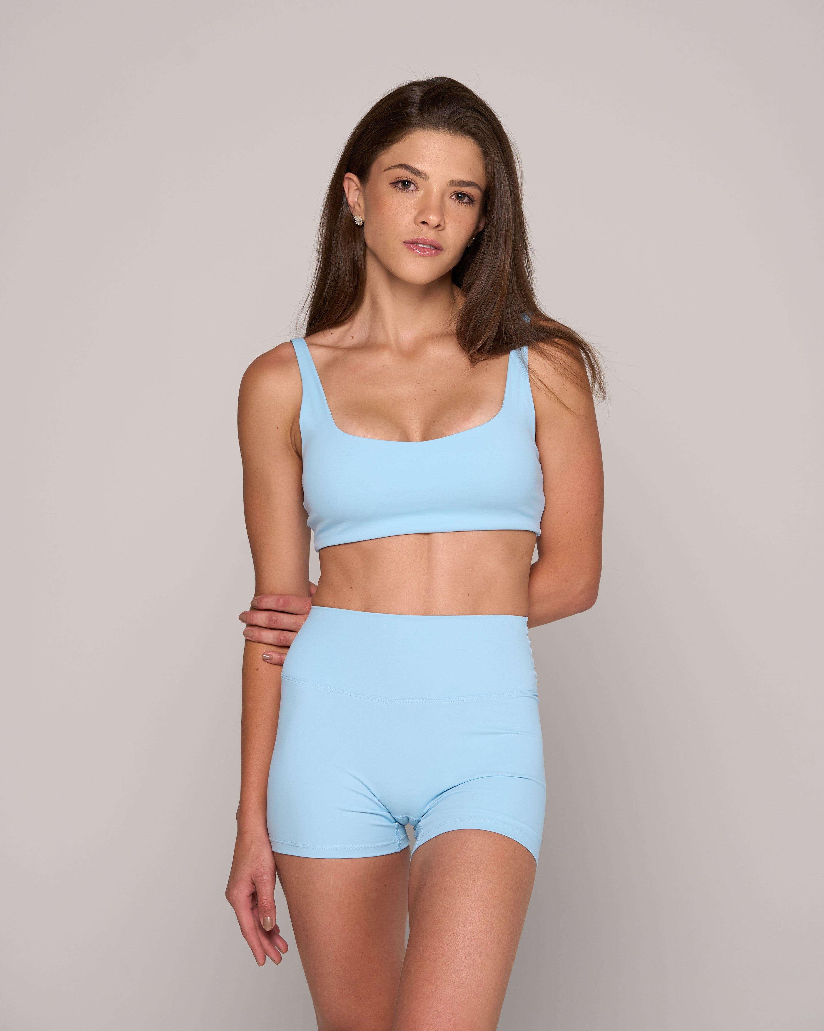 Conjunto move